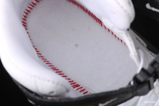 804609-103 Utility Black Force Air Mid White 1  1115